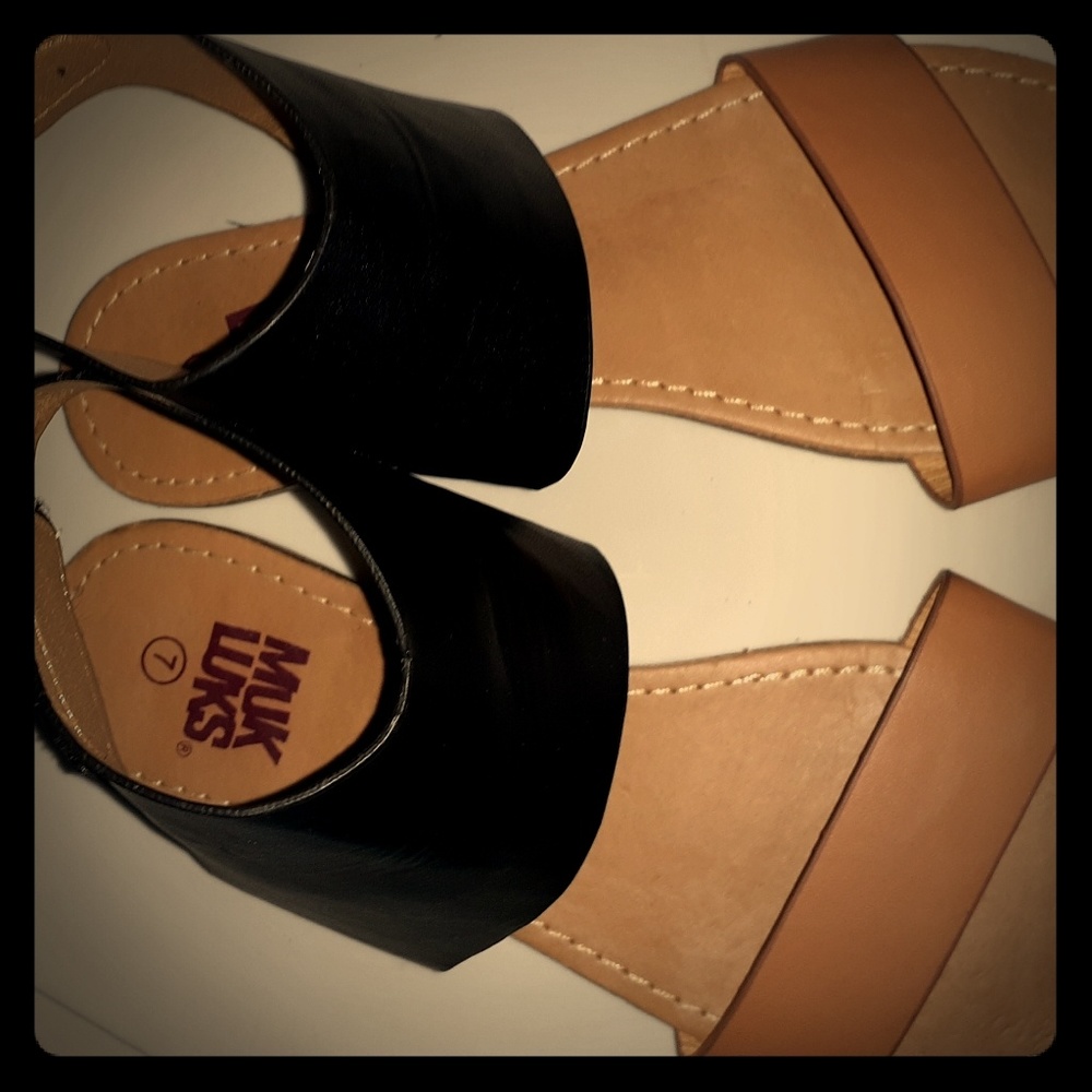 Muk luk sandals
